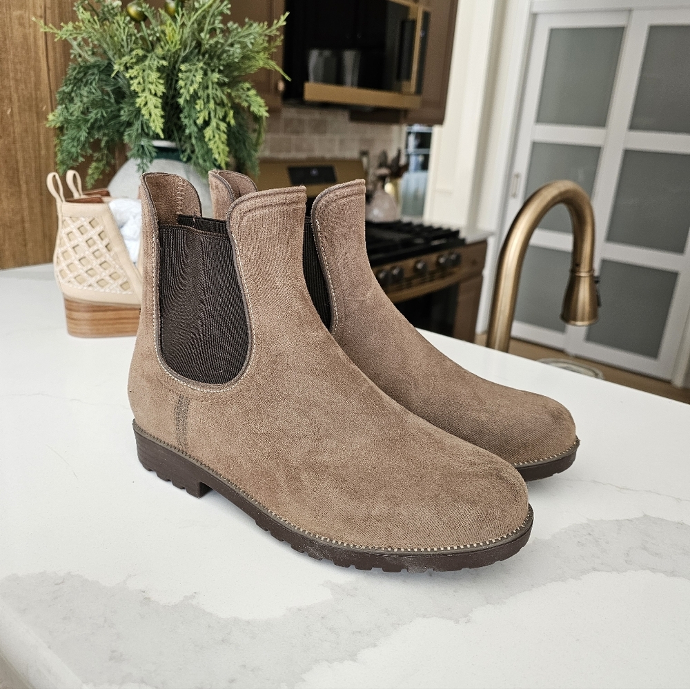 Sloane Waterproof Chelsea Boot | Stylish Synthetic Ankle Boots